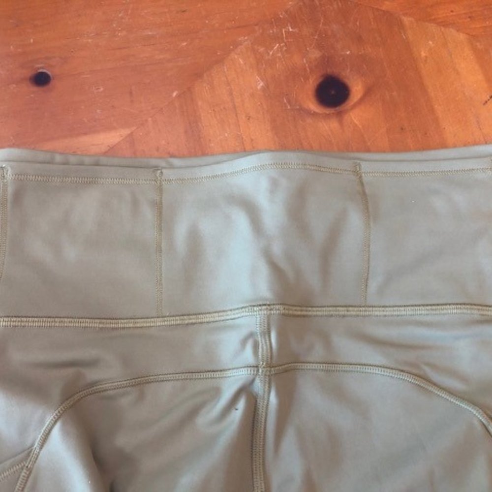 Lululemon leggings with pockets